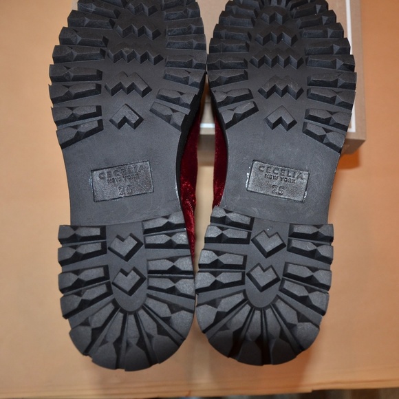 CECELIA New York Chance Hiker Velvet Ankle Boot NWOT - Picture 6 of 6